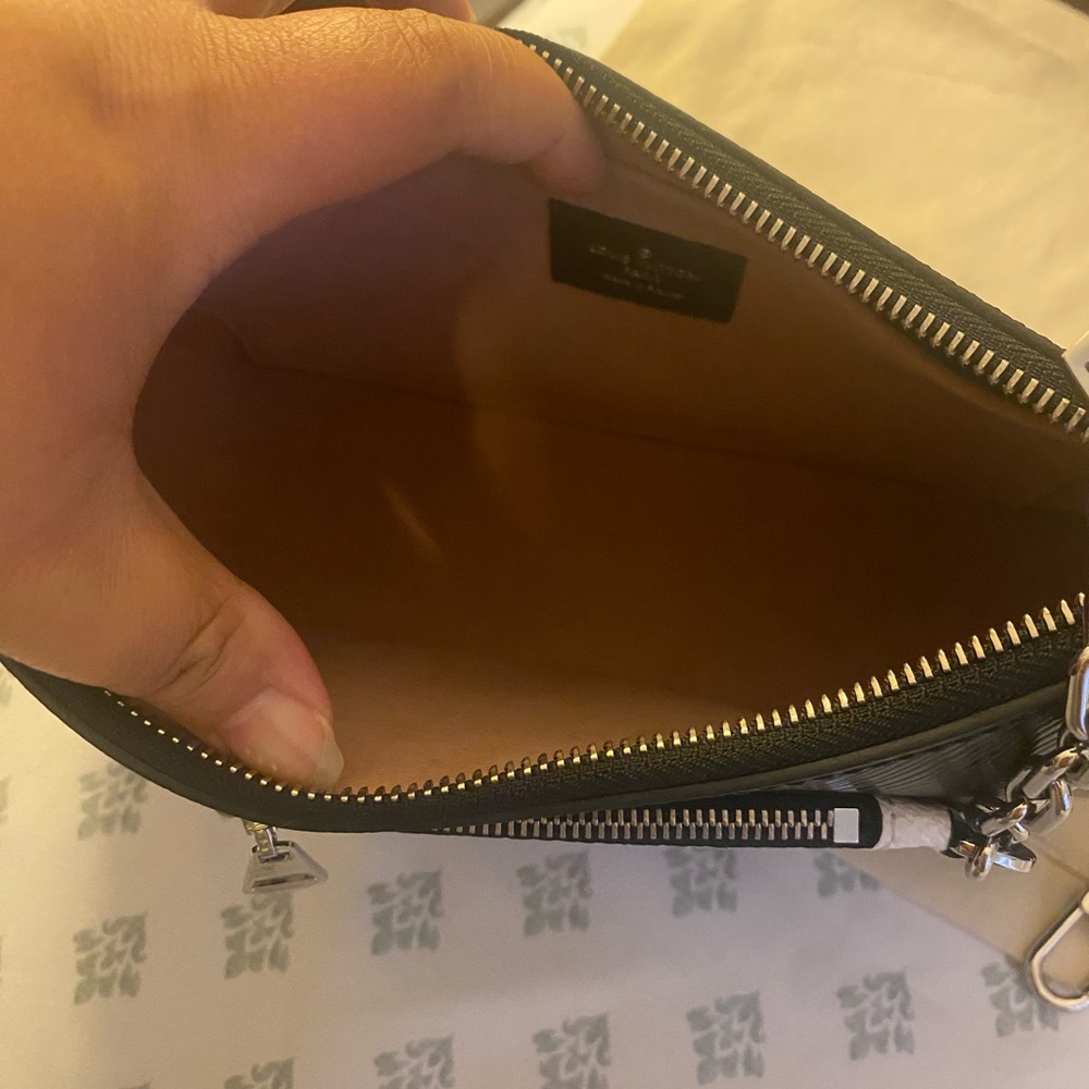 Louis Vuitton Black Epi Marelle View 6